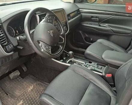 Серый Мицубиси Аутлендер, объемом двигателя 2.36 л и пробегом 120 тыс. км за 16100 $, фото 9 на Automoto.ua