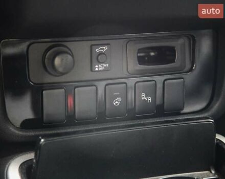 Серый Мицубиси Аутлендер, объемом двигателя 3 л и пробегом 195 тыс. км за 16900 $, фото 17 на Automoto.ua