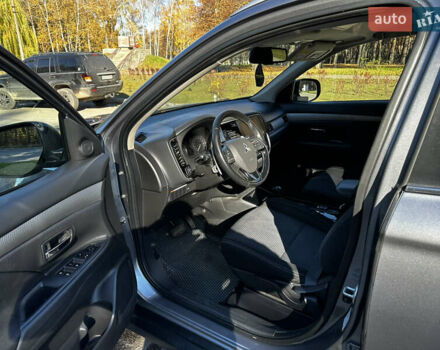 Сірий Міцубісі Аутлендер, об'ємом двигуна 2.2 л та пробігом 240 тис. км за 19600 $, фото 9 на Automoto.ua