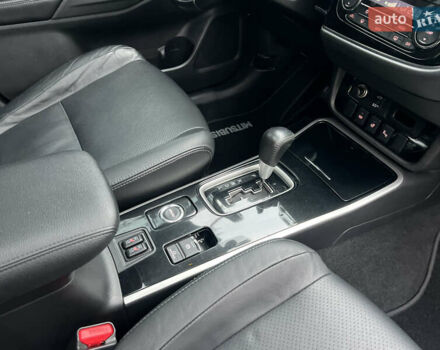 Серый Мицубиси Аутлендер, объемом двигателя 2.4 л и пробегом 189 тыс. км за 16950 $, фото 116 на Automoto.ua