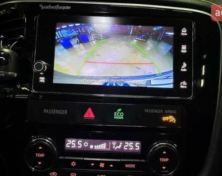 Серый Мицубиси Аутлендер, объемом двигателя 3 л и пробегом 130 тыс. км за 16750 $, фото 26 на Automoto.ua