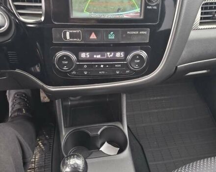 Серый Мицубиси Аутлендер, объемом двигателя 2.3 л и пробегом 205 тыс. км за 15999 $, фото 3 на Automoto.ua