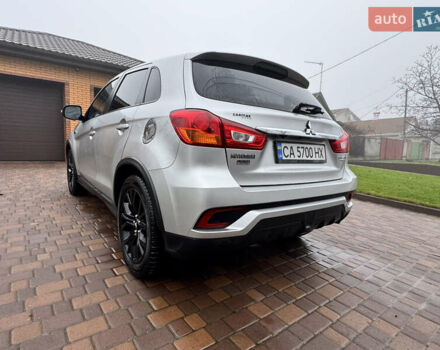 Серый Мицубиси Аутлендер, объемом двигателя 2 л и пробегом 161 тыс. км за 15500 $, фото 7 на Automoto.ua