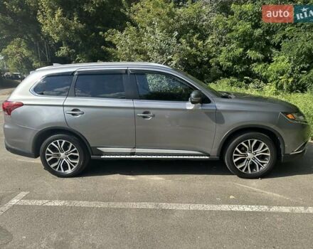 Серый Мицубиси Аутлендер, объемом двигателя 2.36 л и пробегом 85 тыс. км за 17500 $, фото 6 на Automoto.ua