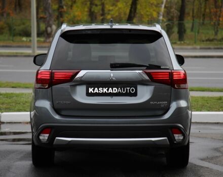 Серый Мицубиси Аутлендер, объемом двигателя 3 л и пробегом 195 тыс. км за 16900 $, фото 4 на Automoto.ua