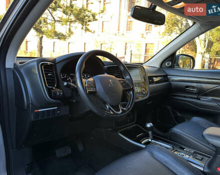 Серый Мицубиси Аутлендер, объемом двигателя 2.4 л и пробегом 167 тыс. км за 15999 $, фото 12 на Automoto.ua