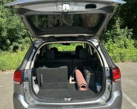 Серый Мицубиси Аутлендер, объемом двигателя 2.36 л и пробегом 85 тыс. км за 17500 $, фото 11 на Automoto.ua