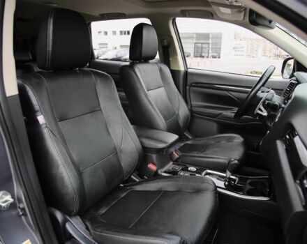 Серый Мицубиси Аутлендер, объемом двигателя 3 л и пробегом 195 тыс. км за 16900 $, фото 10 на Automoto.ua