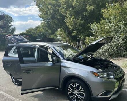 Серый Мицубиси Аутлендер, объемом двигателя 2.36 л и пробегом 85 тыс. км за 17500 $, фото 4 на Automoto.ua