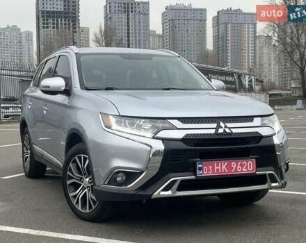 Серый Мицубиси Аутлендер, объемом двигателя 2.36 л и пробегом 120 тыс. км за 16100 $, фото 2 на Automoto.ua