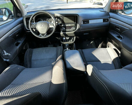 Сірий Міцубісі Аутлендер, об'ємом двигуна 2.2 л та пробігом 240 тис. км за 19600 $, фото 17 на Automoto.ua