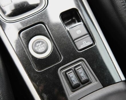 Серый Мицубиси Аутлендер, объемом двигателя 3 л и пробегом 195 тыс. км за 16900 $, фото 19 на Automoto.ua