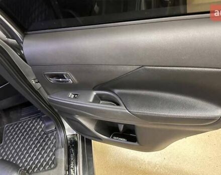 Серый Мицубиси Аутлендер, объемом двигателя 3 л и пробегом 130 тыс. км за 16750 $, фото 45 на Automoto.ua