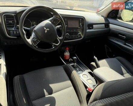 Сірий Міцубісі Аутлендер, об'ємом двигуна 2.36 л та пробігом 162 тис. км за 12300 $, фото 10 на Automoto.ua