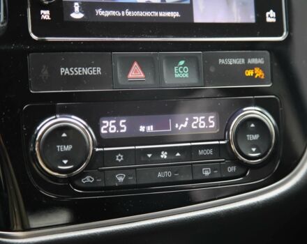 Серый Мицубиси Аутлендер, объемом двигателя 3 л и пробегом 195 тыс. км за 16900 $, фото 16 на Automoto.ua