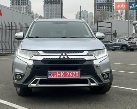 Серый Мицубиси Аутлендер, объемом двигателя 2.36 л и пробегом 120 тыс. км за 16100 $, фото 1 на Automoto.ua