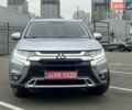 Серый Мицубиси Аутлендер, объемом двигателя 2.36 л и пробегом 120 тыс. км за 16100 $, фото 1 на Automoto.ua