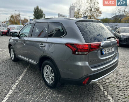 Мицубиси Аутлендер 2017 в Днепре (Днепропетровске) на Automoto.ua Серый Мицубиси Аутлендер, объемом двигателя 2 л и пробегом 103 тыс. км за 16990 $, фото 11 на Automoto.ua
