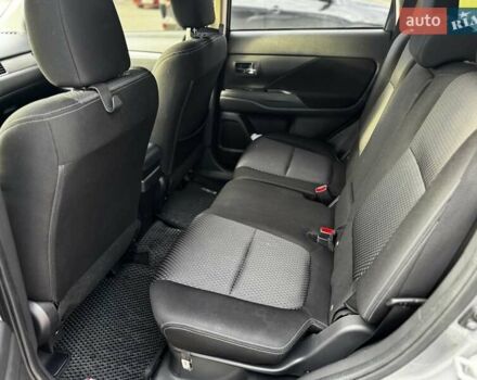 Серый Мицубиси Аутлендер, объемом двигателя 2.36 л и пробегом 51 тыс. км за 21000 $, фото 6 на Automoto.ua