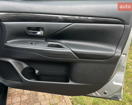 Серый Мицубиси Аутлендер, объемом двигателя 2.4 л и пробегом 189 тыс. км за 16950 $, фото 100 на Automoto.ua