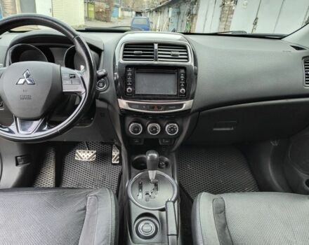 Сірий Міцубісі Аутлендер, об'ємом двигуна 2.4 л та пробігом 186 тис. км за 8800 $, фото 5 на Automoto.ua