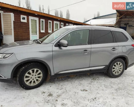 Серый Мицубиси Аутлендер, объемом двигателя 2 л и пробегом 132 тыс. км за 16000 $, фото 1 на Automoto.ua