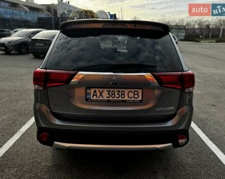 Серый Мицубиси Аутлендер, объемом двигателя 2.36 л и пробегом 51 тыс. км за 21000 $, фото 8 на Automoto.ua
