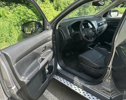 Серый Мицубиси Аутлендер, объемом двигателя 2.36 л и пробегом 85 тыс. км за 17500 $, фото 23 на Automoto.ua