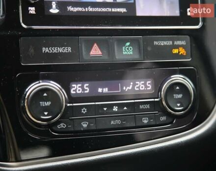 Серый Мицубиси Аутлендер, объемом двигателя 3 л и пробегом 195 тыс. км за 16900 $, фото 16 на Automoto.ua