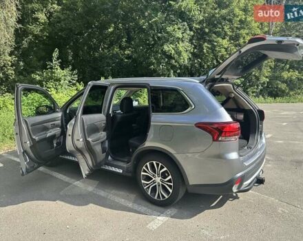 Серый Мицубиси Аутлендер, объемом двигателя 2.36 л и пробегом 85 тыс. км за 17500 $, фото 14 на Automoto.ua