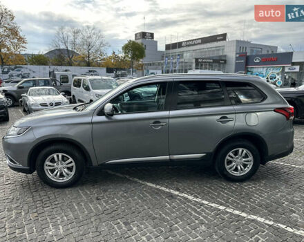 Мицубиси Аутлендер 2017 в Днепре (Днепропетровске) на Automoto.ua Серый Мицубиси Аутлендер, объемом двигателя 2 л и пробегом 103 тыс. км за 16990 $, фото 13 на Automoto.ua