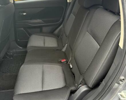 Сірий Міцубісі Аутлендер, об'ємом двигуна 2.36 л та пробігом 86 тис. км за 17000 $, фото 32 на Automoto.ua