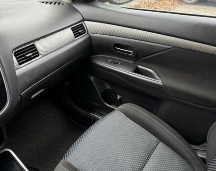 Сірий Міцубісі Аутлендер, об'ємом двигуна 2.36 л та пробігом 86 тис. км за 17000 $, фото 21 на Automoto.ua