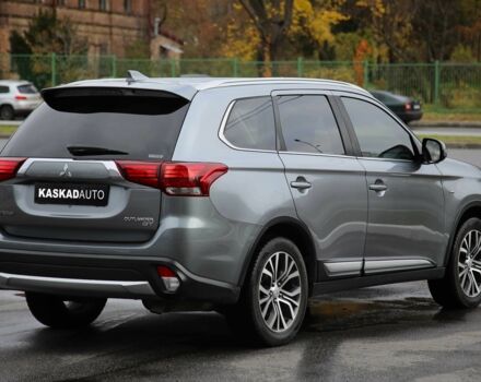 Серый Мицубиси Аутлендер, объемом двигателя 3 л и пробегом 195 тыс. км за 16900 $, фото 5 на Automoto.ua