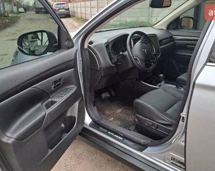 Серый Мицубиси Аутлендер, объемом двигателя 2.36 л и пробегом 120 тыс. км за 16100 $, фото 8 на Automoto.ua