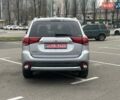 Серый Мицубиси Аутлендер, объемом двигателя 2.36 л и пробегом 120 тыс. км за 16100 $, фото 4 на Automoto.ua