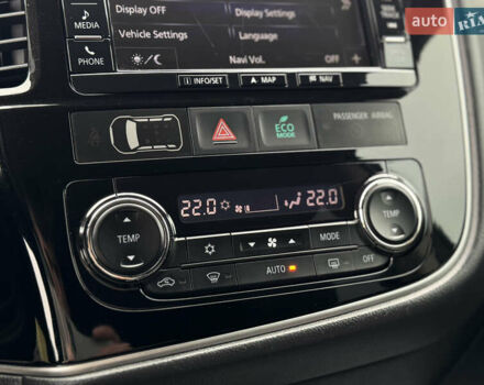 Серый Мицубиси Аутлендер, объемом двигателя 2.2 л и пробегом 152 тыс. км за 17500 $, фото 58 на Automoto.ua