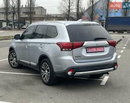 Серый Мицубиси Аутлендер, объемом двигателя 2.36 л и пробегом 120 тыс. км за 16100 $, фото 5 на Automoto.ua