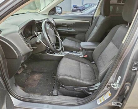 Сірий Міцубісі Аутлендер, об'ємом двигуна 2.4 л та пробігом 152 тис. км за 3800 $, фото 6 на Automoto.ua