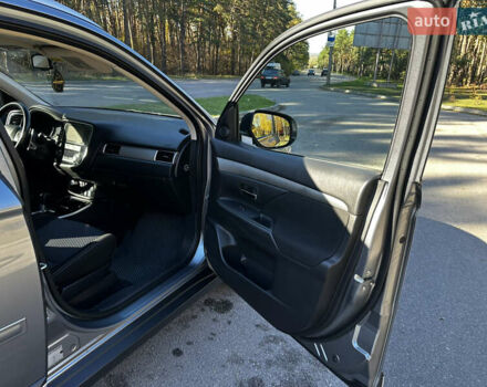 Сірий Міцубісі Аутлендер, об'ємом двигуна 2.2 л та пробігом 240 тис. км за 19600 $, фото 12 на Automoto.ua