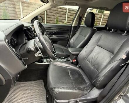 Серый Мицубиси Аутлендер, объемом двигателя 2.36 л и пробегом 153 тыс. км за 16950 $, фото 10 на Automoto.ua