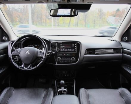 Серый Мицубиси Аутлендер, объемом двигателя 3 л и пробегом 195 тыс. км за 16900 $, фото 12 на Automoto.ua