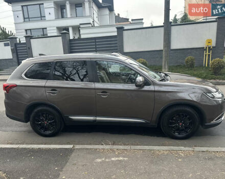 Сірий Міцубісі Аутлендер, об'ємом двигуна 2.36 л та пробігом 48 тис. км за 18000 $, фото 3 на Automoto.ua