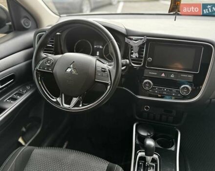 Серый Мицубиси Аутлендер, объемом двигателя 2.36 л и пробегом 51 тыс. км за 21000 $, фото 11 на Automoto.ua