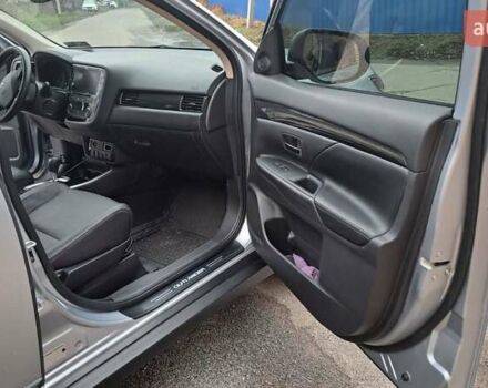 Серый Мицубиси Аутлендер, объемом двигателя 2.36 л и пробегом 120 тыс. км за 16100 $, фото 22 на Automoto.ua