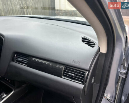 Серый Мицубиси Аутлендер, объемом двигателя 2.4 л и пробегом 189 тыс. км за 16950 $, фото 104 на Automoto.ua