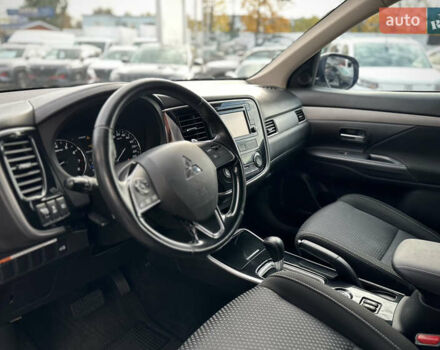 Мицубиси Аутлендер 2017 в Днепре (Днепропетровске) на Automoto.ua Серый Мицубиси Аутлендер, объемом двигателя 2 л и пробегом 103 тыс. км за 16990 $, фото 18 на Automoto.ua