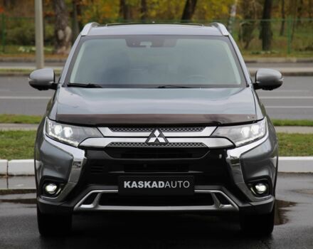 Серый Мицубиси Аутлендер, объемом двигателя 3 л и пробегом 195 тыс. км за 16900 $, фото 1 на Automoto.ua