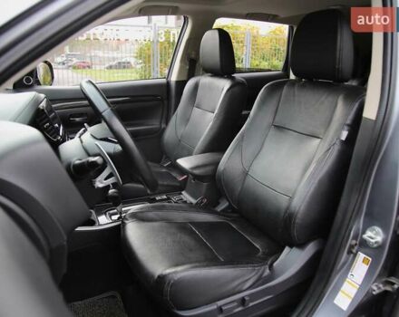 Серый Мицубиси Аутлендер, объемом двигателя 3 л и пробегом 195 тыс. км за 16900 $, фото 6 на Automoto.ua