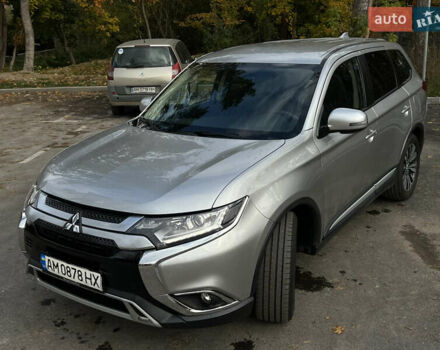 Міцубісі Аутлендер 2018 у Житомирі на Automoto.ua Сірий Міцубісі Аутлендер, об'ємом двигуна 2.36 л та пробігом 130 тис. км за 16750 $, фото 22 на Automoto.ua